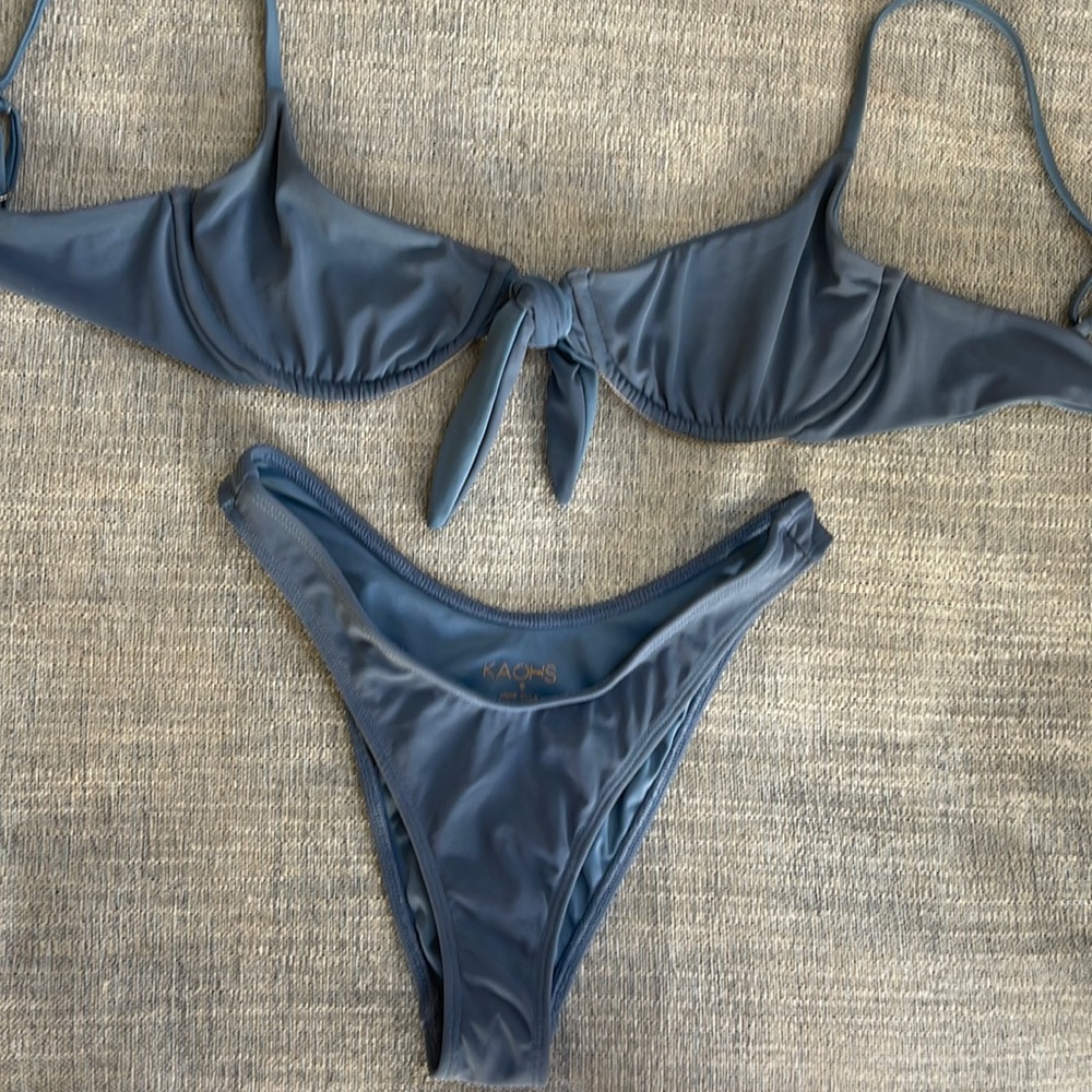 Kahos bikini size small bottom Medium top